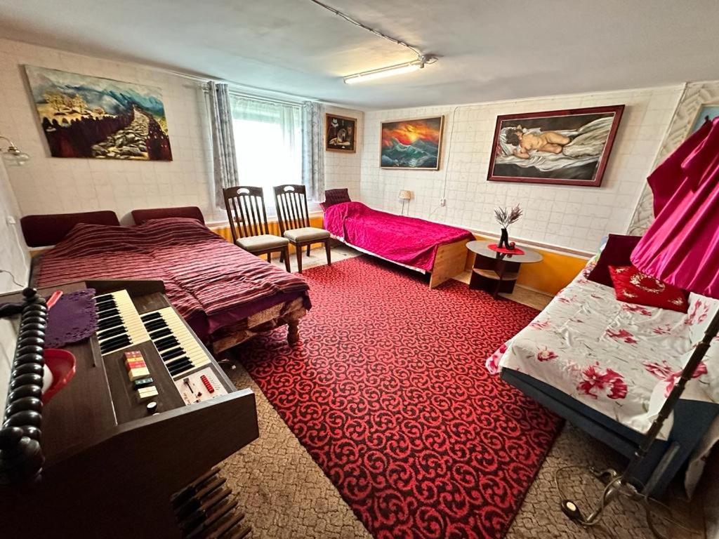Piekalne Hotell Kalniesi Exteriör bild